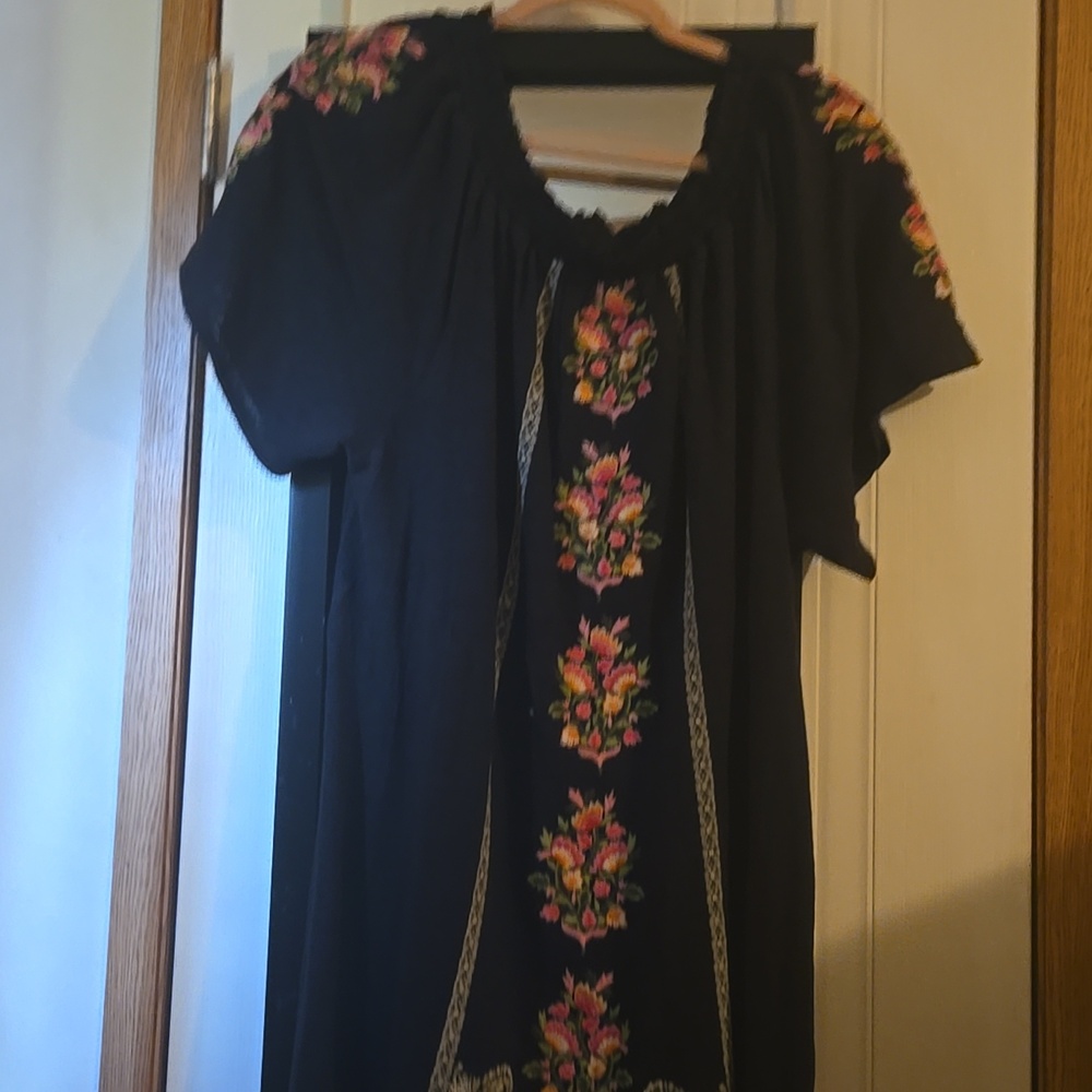 Sundance short dress black with pink flower embroidery on front size Large